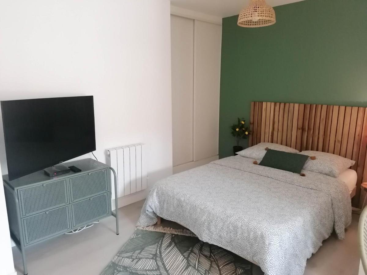 Le Studio Vert Climatise Situe 10 Min De Blaye Et De Sa Citadelle Appartement Eyrans-de Soudiac Buitenkant foto